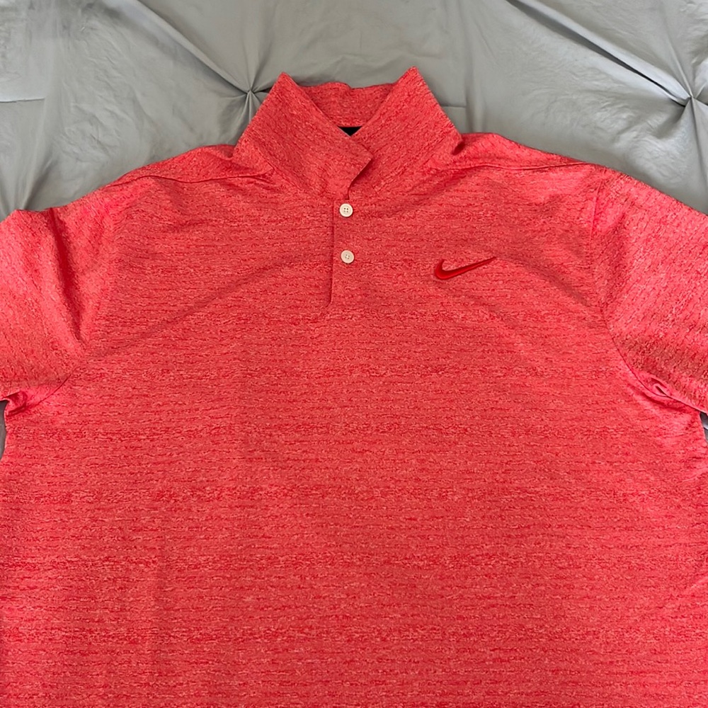 Men’s Nike polo medium EUC